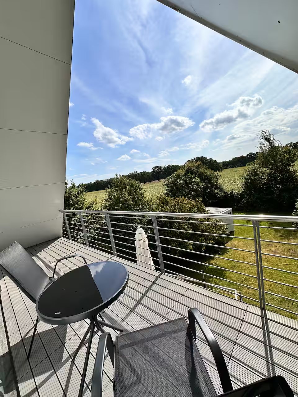 Balkon mit Weitblick ins Grüne
